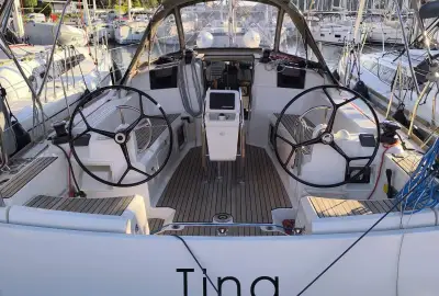 Tina - Photo 2