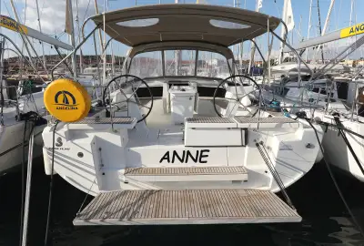 Anne - Photo 2
