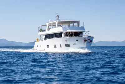 Lila Trawler - Photo 2