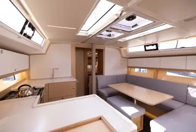 Mercedes - Photo 5
