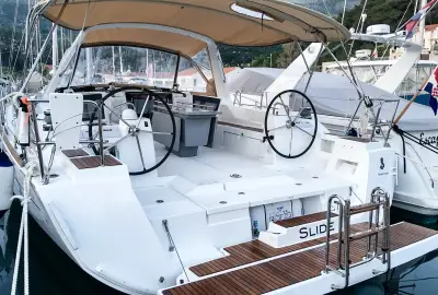 Slide - Photo 4
