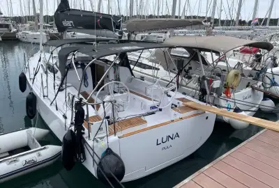 Luna - Photo 2