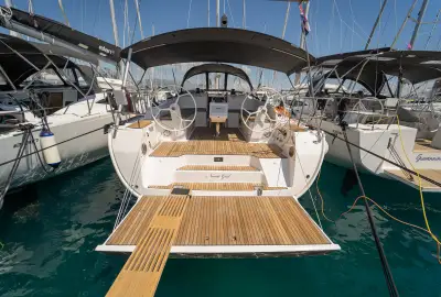 Nauti Girl - Photo 2