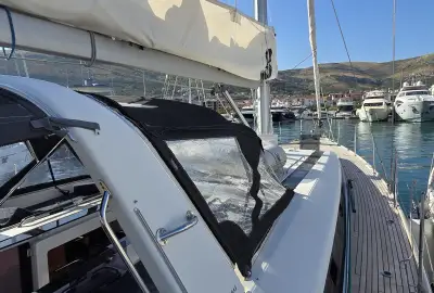 Esther - Photo 5