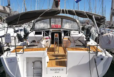 Maxine II - Photo 2