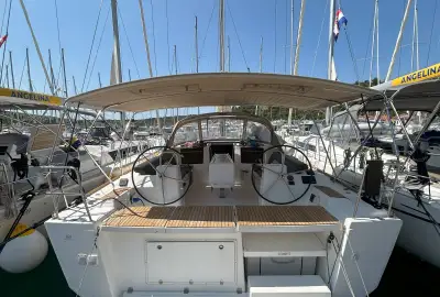 Good Luck - Photo 2