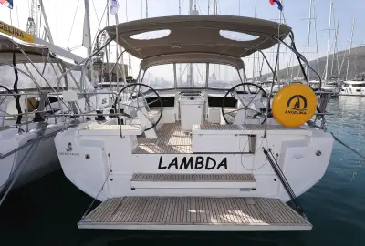 Lambda - Photo 2