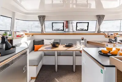 The Nauti Salesman - Photo 4