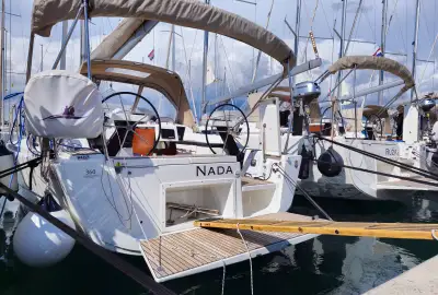 Nada - Photo 2