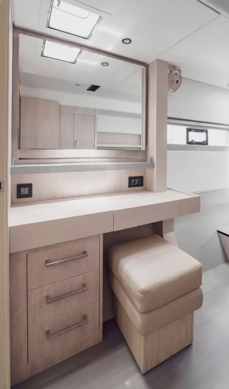 VIP Cabin Charter - 18
