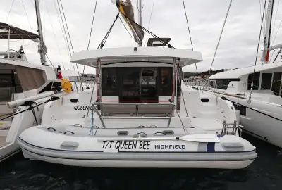 Queen Bee - Photo 2