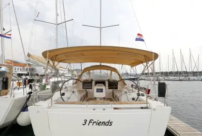 3 Friends - Photo 3