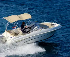 Benetau Flyer 550 Sun Deck