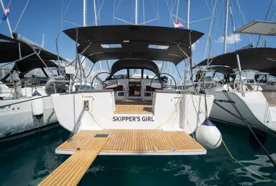 Skipper's Girl - Photo 2