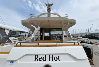 Red Hot - Photo 4