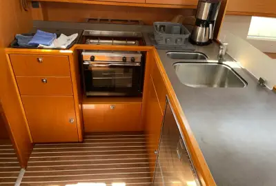 Nutmeg - Photo 5