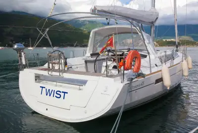 Twist - Photo 2
