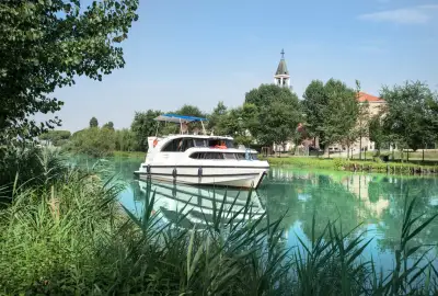 02 - Photo 2