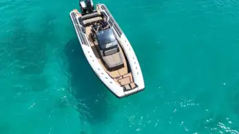 Rubber boat (R.I.B.)